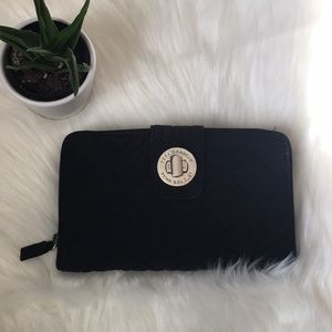 Vera Bradley • Classic Black Wallet